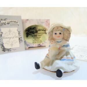 Jan Hagara Jenny Doll 1.5" Miniature Porcelain Figurine LE Bye Lo Baby Box New